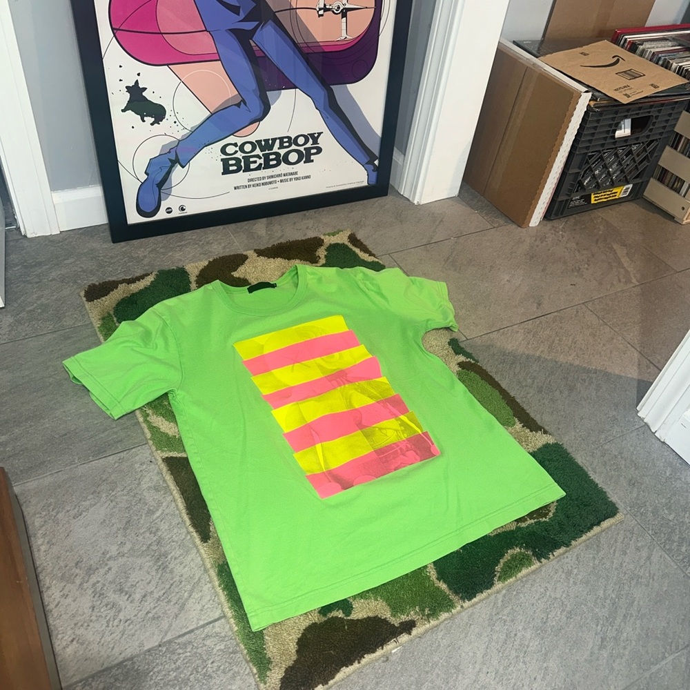 ORIGINAL FAKE KAWS GRAPGIC T SHIRT SIZE 2 SMALL